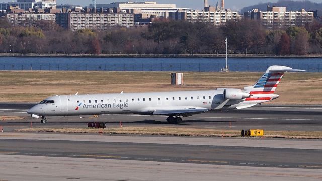 Canadair Regional Jet CRJ-900 (N589NN)