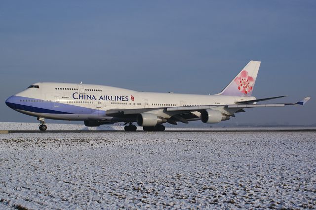 Boeing 747-400 (B-18202)