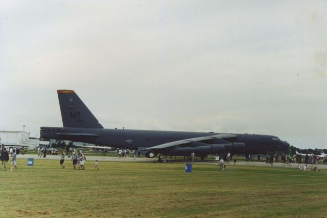 Boeing B-52 Stratofortress (61-0044)