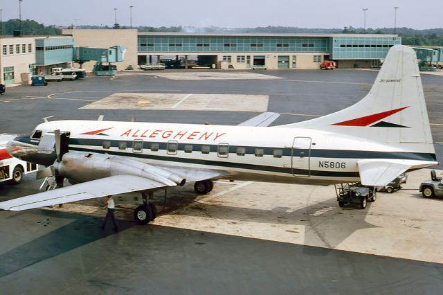 N5806 — - ALLEGHENY AIRLINES - CONVAIR 580 - REG : N5806 (CN 168) - PITTSBURGH - INTERNATIONAL (GREATER PITTSBURGH) USA. PENNSYLVANIA - KPIT (19/8/1967)