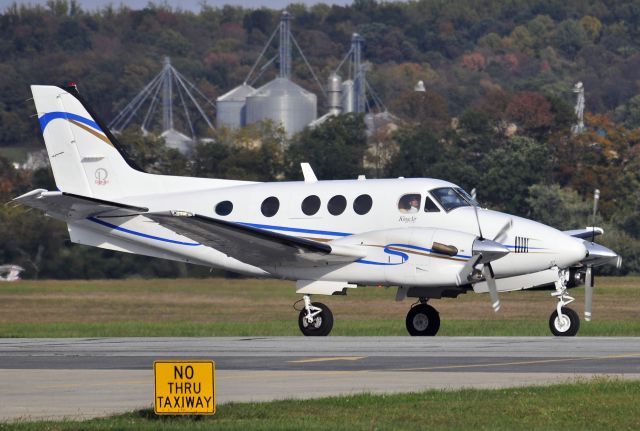 Beechcraft King Air 90 (N550SW) - Seen at KFDK on 10/11/2009.      a href=http://discussions.flightaware.com/profile.php?mode=viewprofile&u=269247  [ concord977 profile ]/a