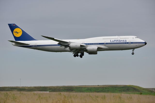 BOEING 747-8 (D-ABYT) - Landing 10-C