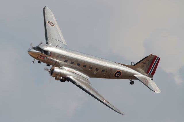 Douglas DC-3 (LN-WND)