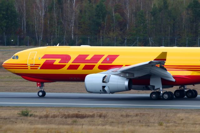 Airbus A330-200 (D-ALMA)