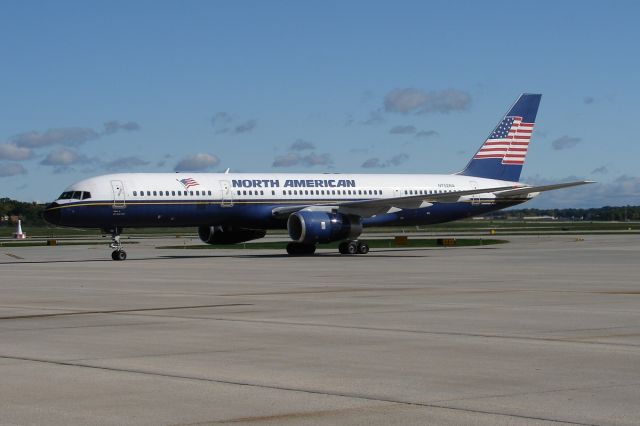 Boeing 757-200 (N752NA)