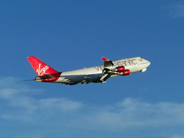 Boeing 747-400 (G-VTOP)