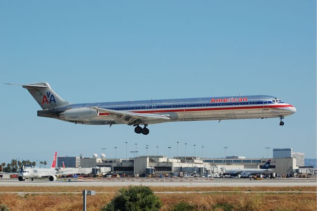 McDonnell Douglas MD-80 (N70425) - It saddens me that many airlines are retiring their MD-80s. After all as an assembly mechanic at the Douglas plant in Long Beach I helped build over one thousand of them. They're great planes built with pride but as with most things time is the ultimate winner. 