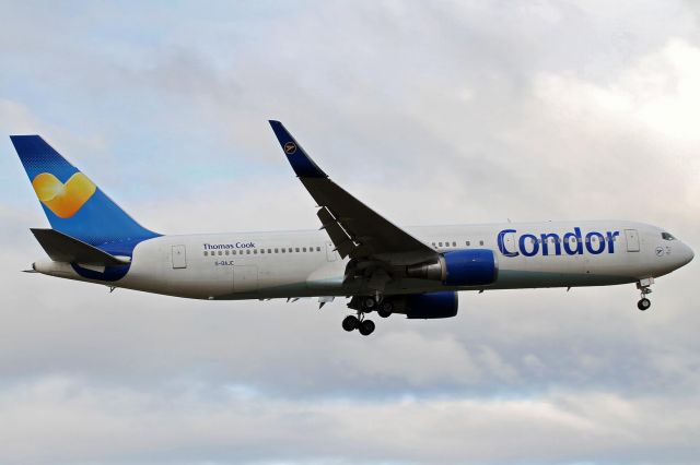 BOEING 767-300 (G-DAJC) - no sun
