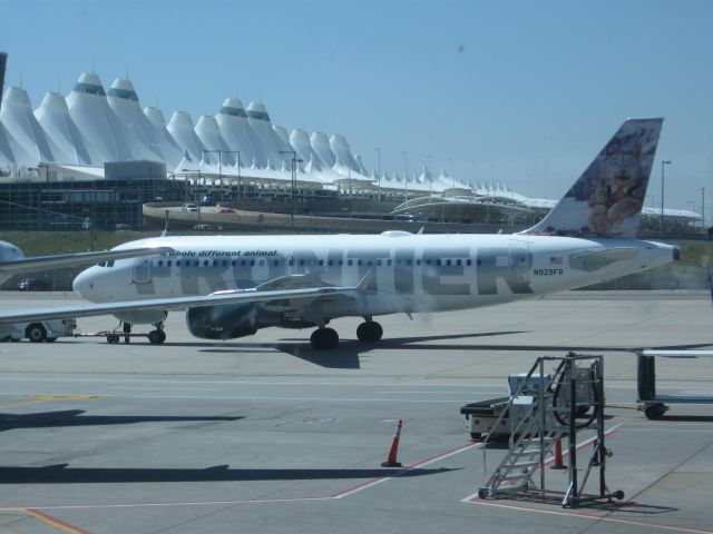 Airbus A319 (N929FR)