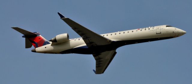 Canadair Regional Jet CRJ-700 (N708EV)