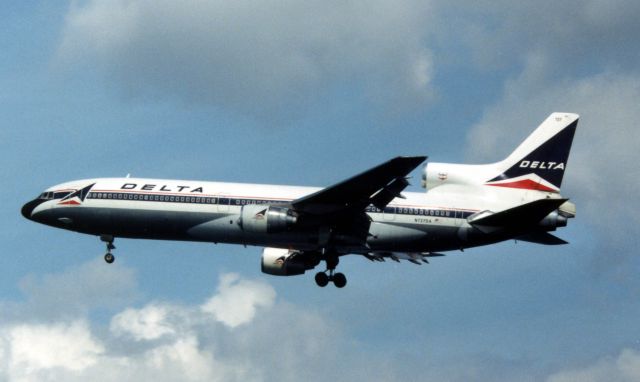 Lockheed L-1011 TriStar (N727DA)