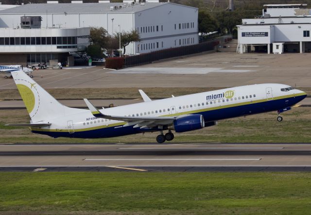 Boeing 737-800 (N749MA) - Miami Air International charter departing Dallas Love Field (please view in "full" for highest image quality)