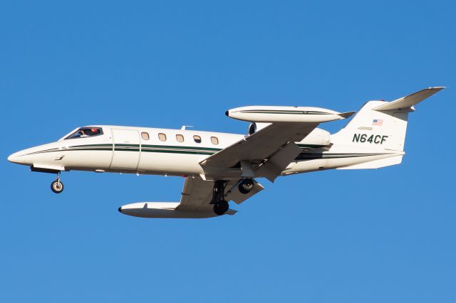 Learjet 35 (N64CF)