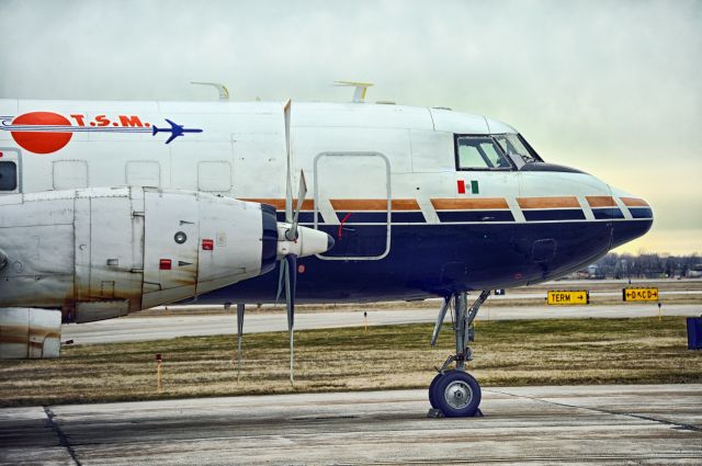 CONVAIR CV-580 (XA-URL)