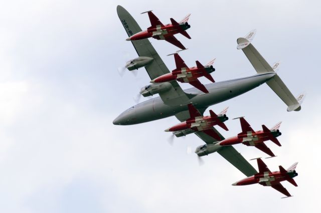 Lockheed EC-121 Constellation — - 20 september 2015 , Sanicole Airshow Belgium. Breitling Connie + 5 Swiss F5 Tiger .