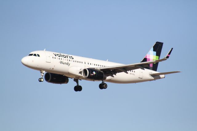 Airbus A320 (XA-VLL) - FINAL APPROACH 27 MMTJ