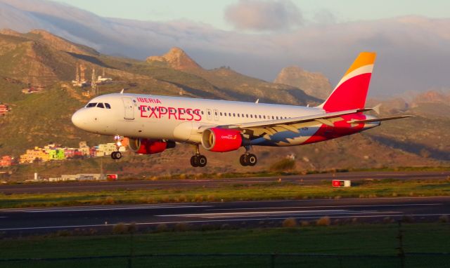 Airbus A320 (EC-KOH)