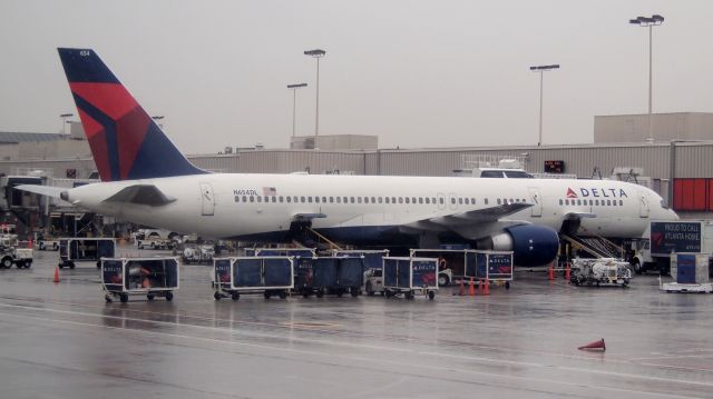 Boeing 757-200 (N654DL) - ex-Song