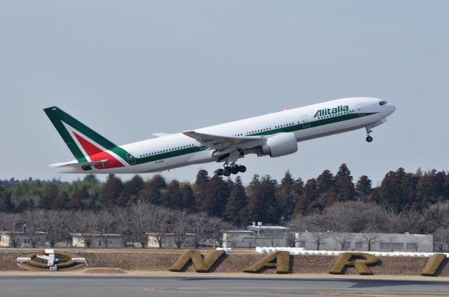 Boeing 777-200 (EI-DBM) - 2012/2/28