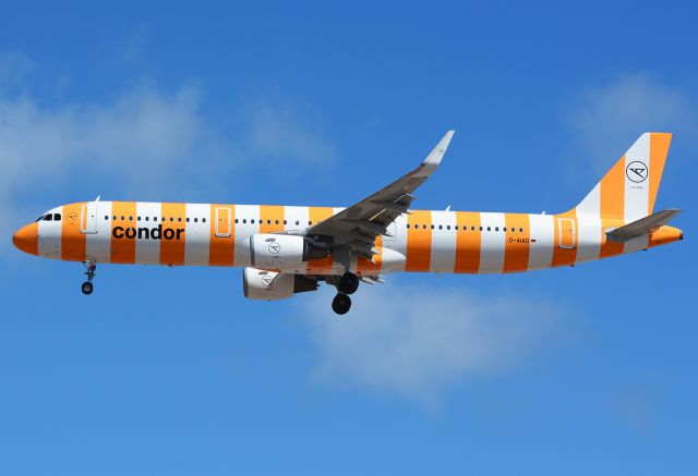 Airbus A321 (D-AIAD) - New livery for Condor. This A321 is the Sunshine color.