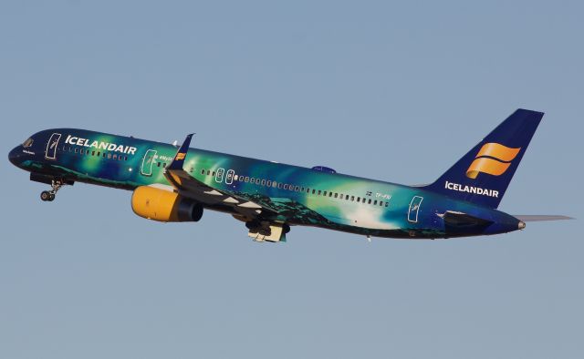 Boeing 757-200 (TF-FIU) - Lucky to have back to back IcelandAir special liveries visit DFW on 11/19 and 11/20. Here is the Aurora 757 departing on 11/20/2018, I also posted the 80th Anniversary of Aviation 757 that departed 11/19/2018 so be sure to check that out also for another gorgeous livery! (Please view in "full" for highest image quality)