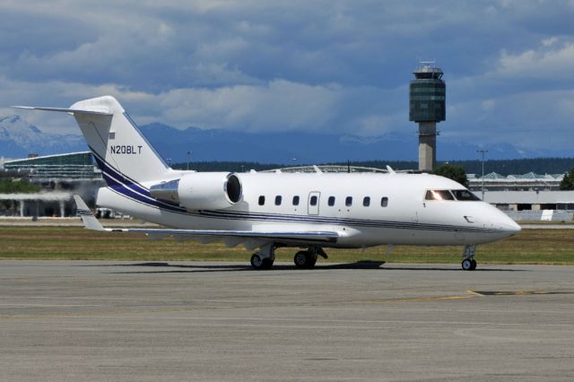 Canadair Challenger (N208LT)