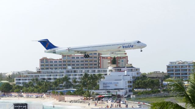 McDonnell Douglas MD-83 (PJ-MDF)