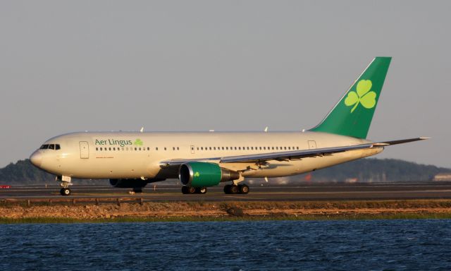 BOEING 767-200 (N234AX)