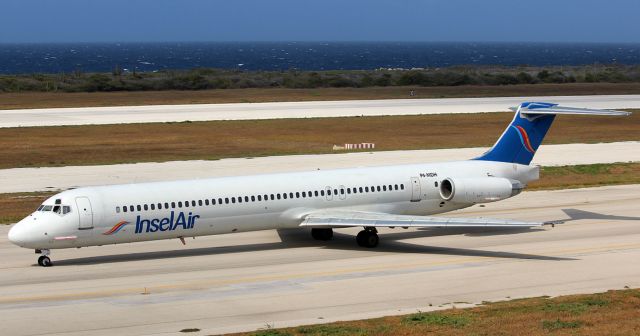 McDonnell Douglas MD-83 — - Curaçao Hato Airport