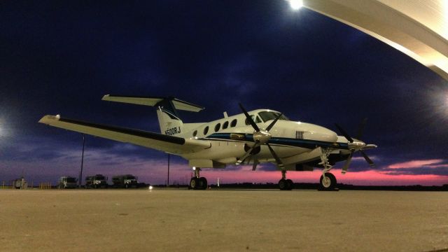 Beechcraft King Air 90 (N500RJ) - KingAir 90 @ HenriksenJetCenter