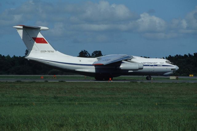 Ilyushin Il-76 (CCCP76750) - Departure at Narita Intl Airport Rwy16 on 1992/08/22