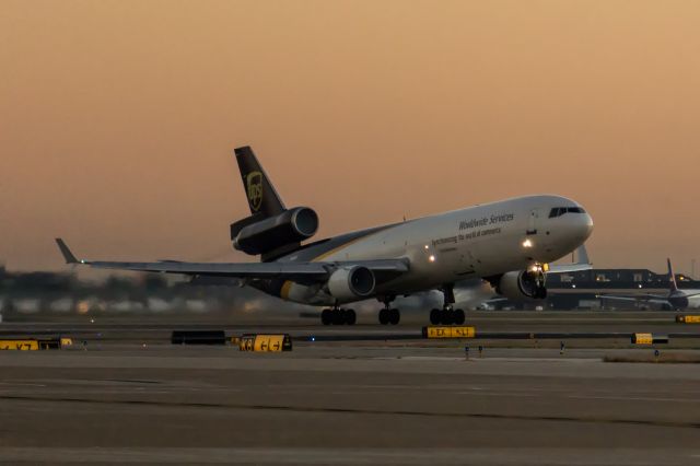 Boeing MD-11 —