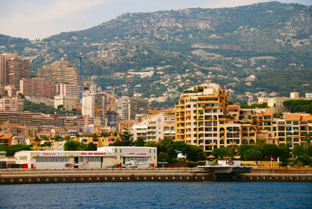 — — - Helicopter landing at Heli Air Monaco