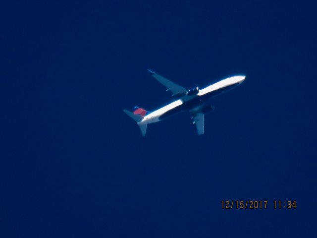 Boeing 737-900 (N820DN)