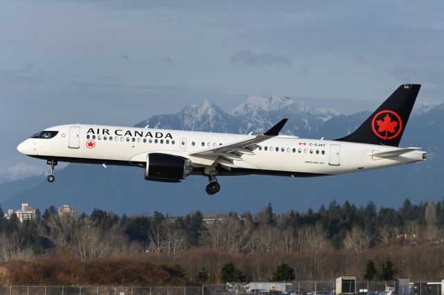 Airbus A220-300 (C-GJXY)