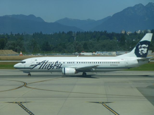 Boeing 737-700 (N708AS)