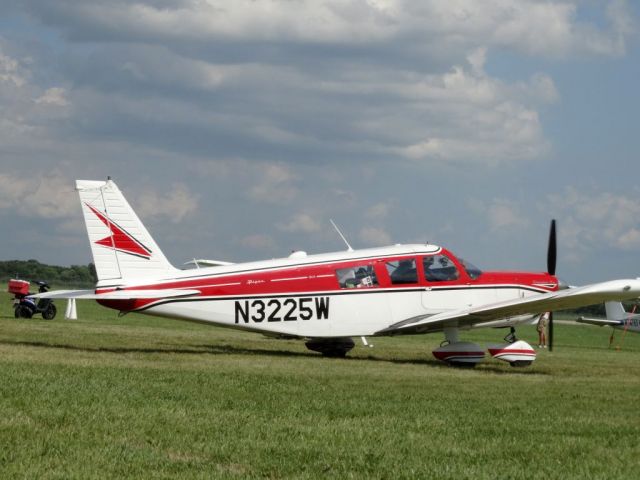 Piper Saratoga (N3225W)