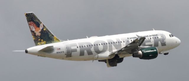 Airbus A319 (N943FR)