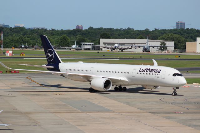 Airbus A350-900 (D-AIXA)