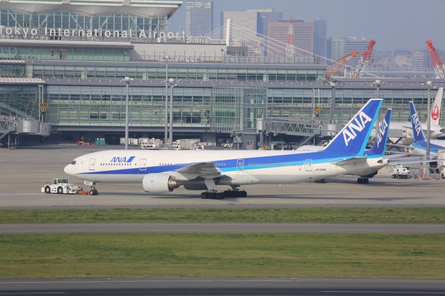 Boeing 777-200 (JA709A)