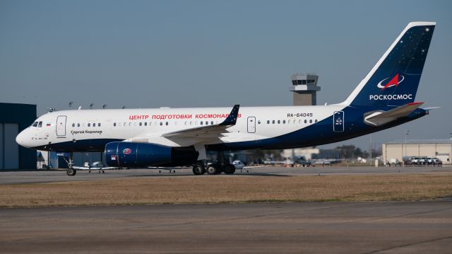 RA-64045 — - Roscosmos taxis to the NASA ramp at Ellington Field on 12/17/2020