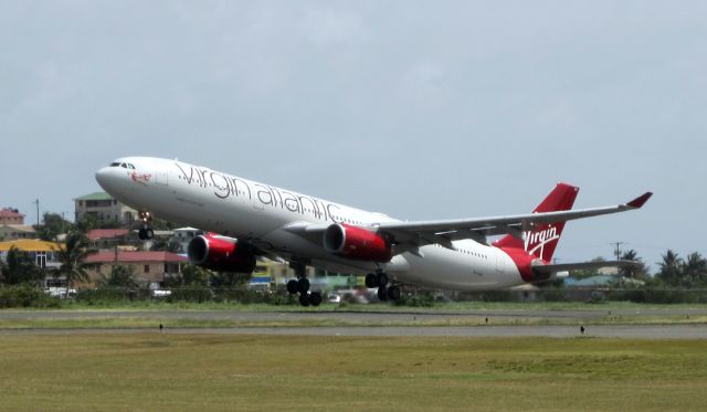 Airbus A330-300 (G-VLUV)