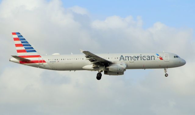 Airbus A321 (N510UW)