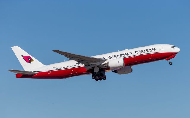 Boeing 777-200 (N867DA)