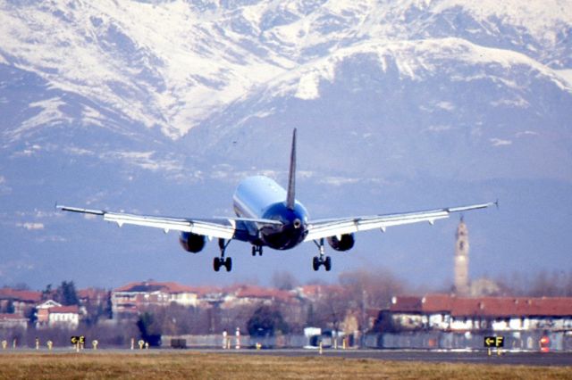 Airbus A320 (G-TPTT)