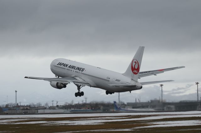 BOEING 767-300 (JA8397) - 14 February 2016:HKD-HND.