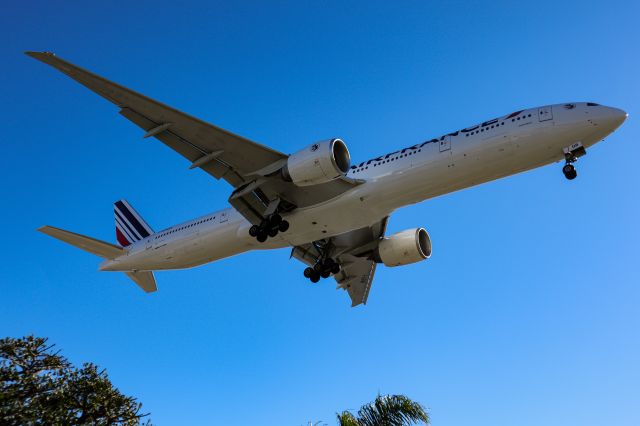 Boeing 777-200 (F-GSQB)