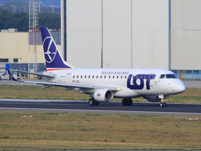 Embraer 170/175 (SP-LDG) - Go to Warsaw Poland EPWA