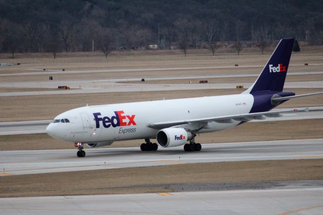 Airbus A300F4-600 (N656FE) - 031117 taxiing in to the cargo ramp on Alpha