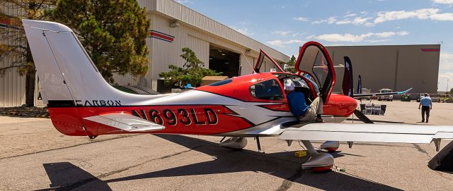 Cirrus SR-22 (N693LD) - US Aircraft Expo @ KAPA 7/13/18